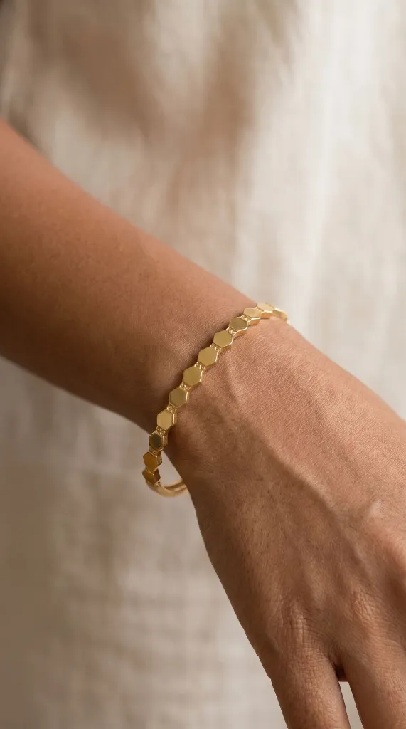 Close-up_of_a_202604221519 (1).webp