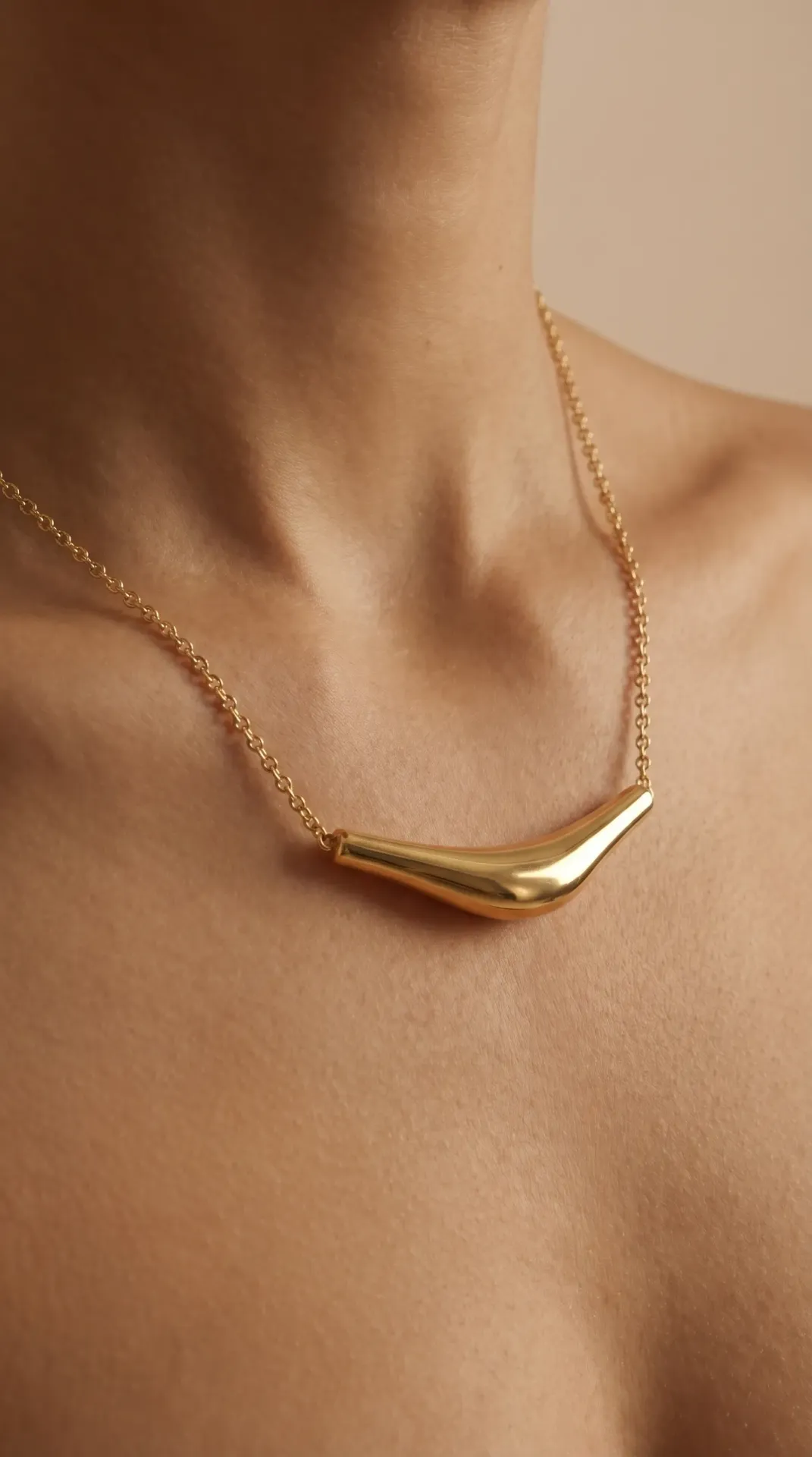 Sleek Curve Pendant Necklace