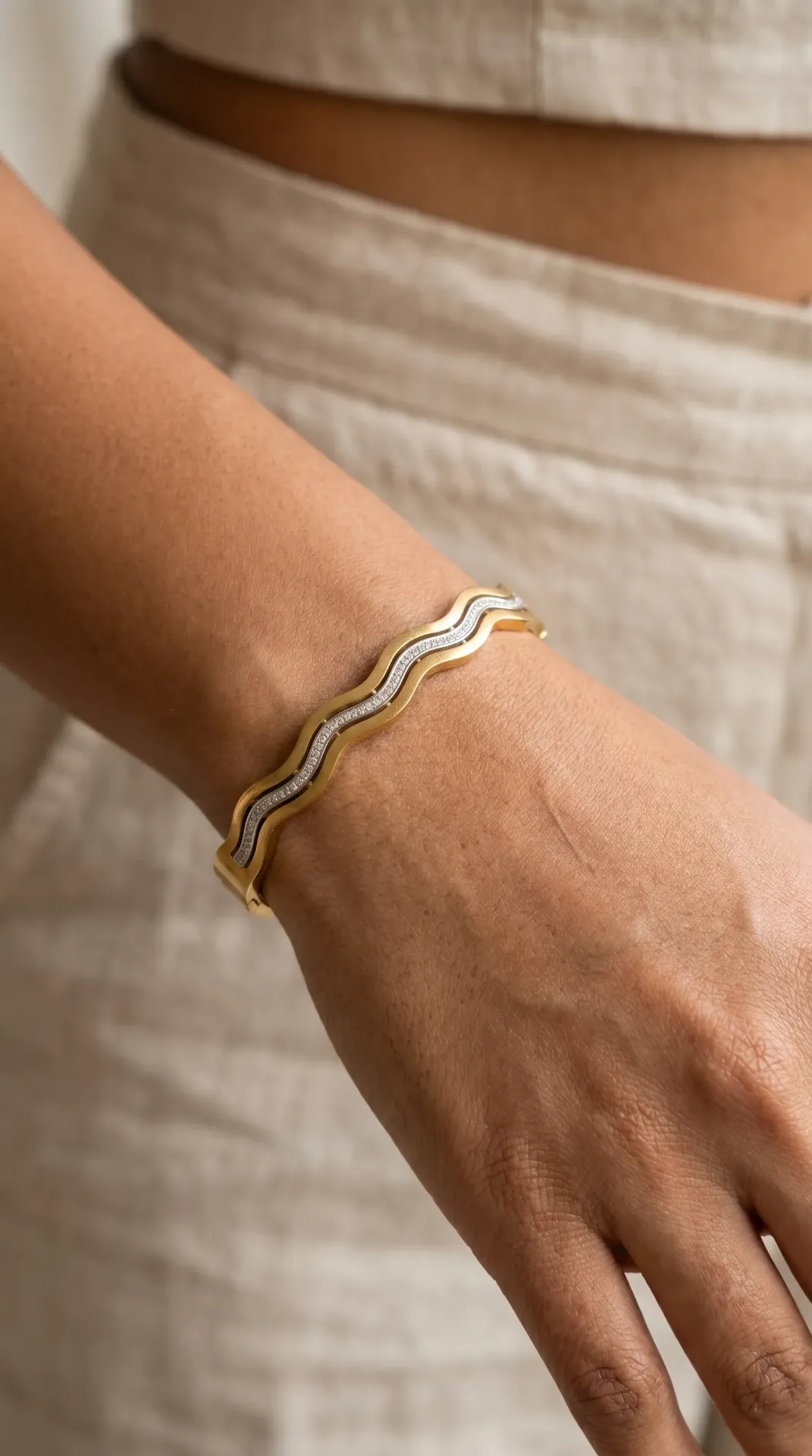 Velora Wave Bracelet