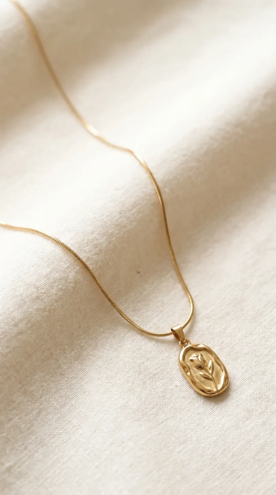 Classic Rose Necklace