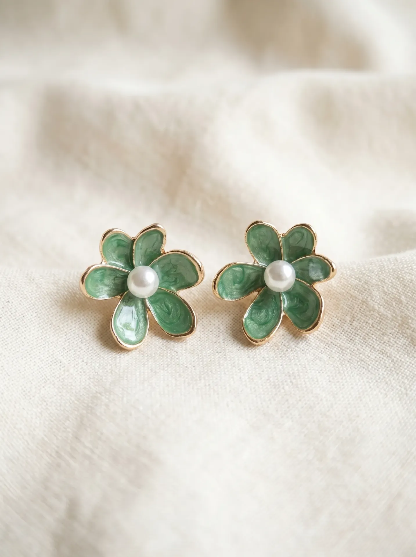Green Floral Pearl studs