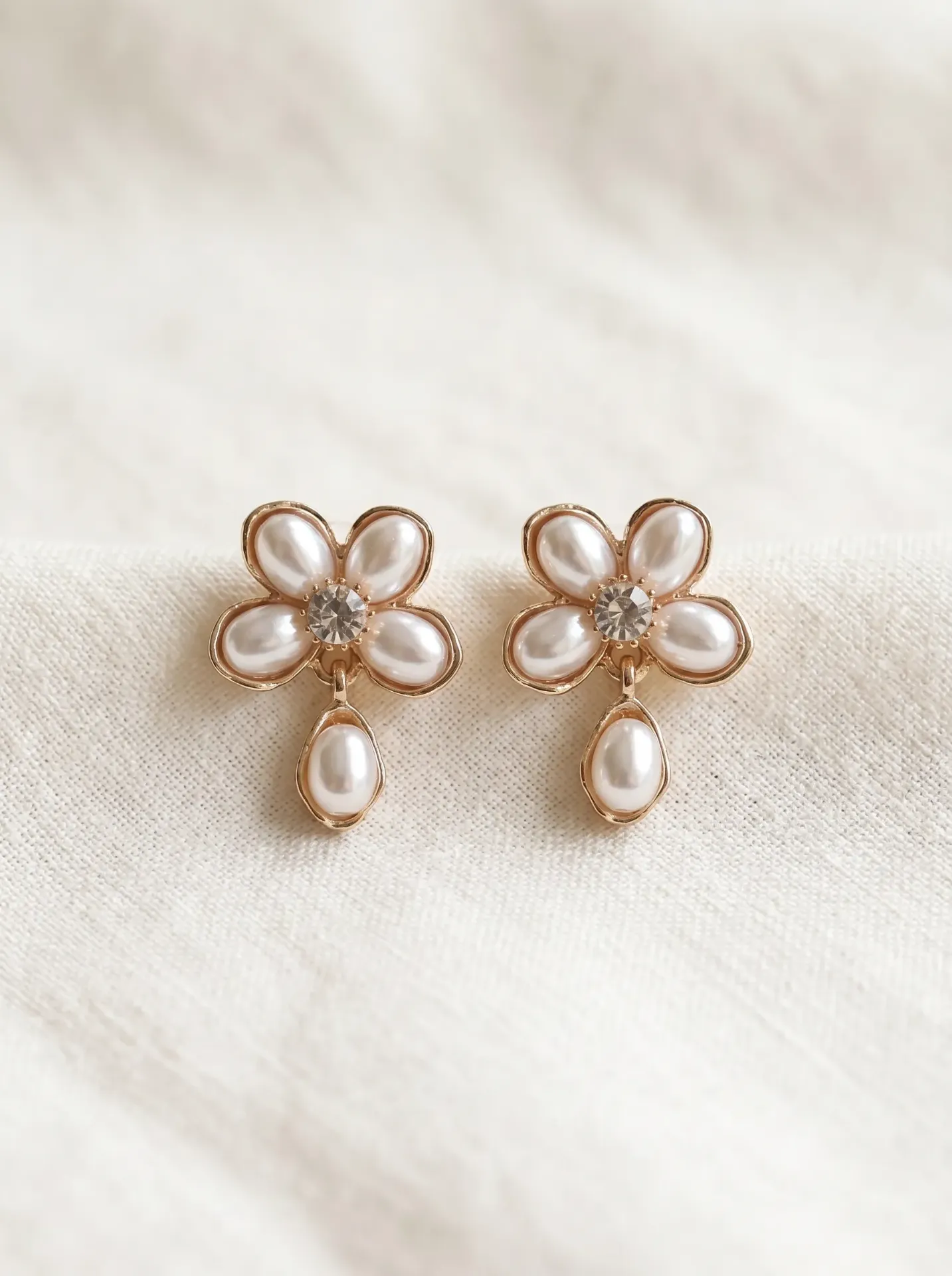 Pearl Floral Drop Earring