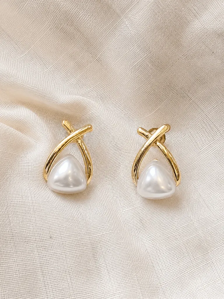 Golden Kiss earrings
