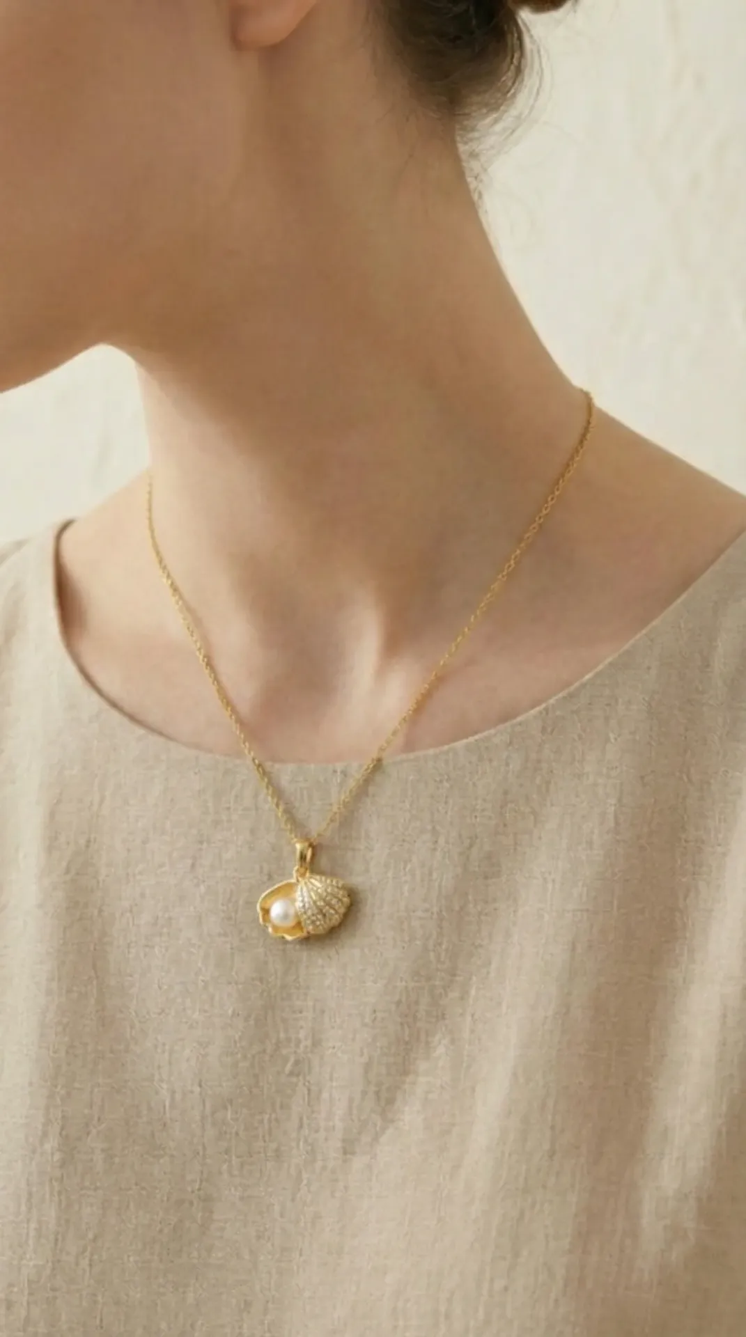 PEARLA Necklace